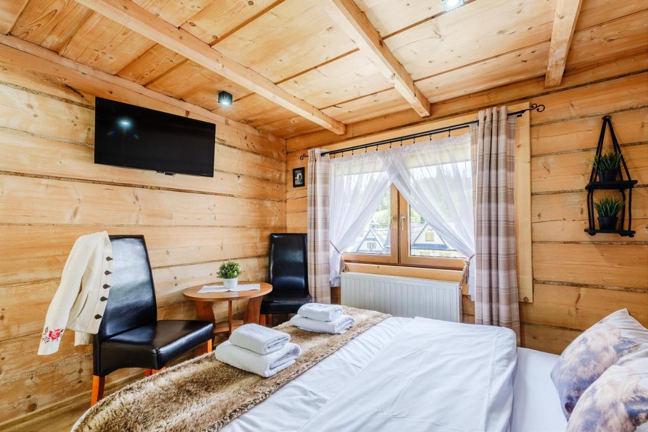 U Tatarow Lägenhet Suche Exteriör bild